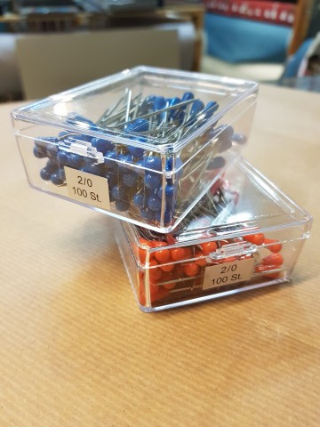 Stoffeerspelden met plastic kop