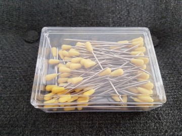 Stoffeerspelden met plastic kop