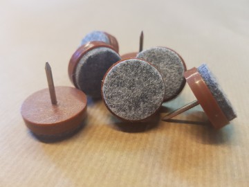 Glijnagel vilt kleur bruin 24 mm