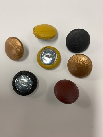 Knopen klein kunstleder