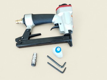 Tacker 8016