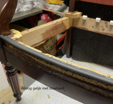 Wrong gelijk met stoelrand