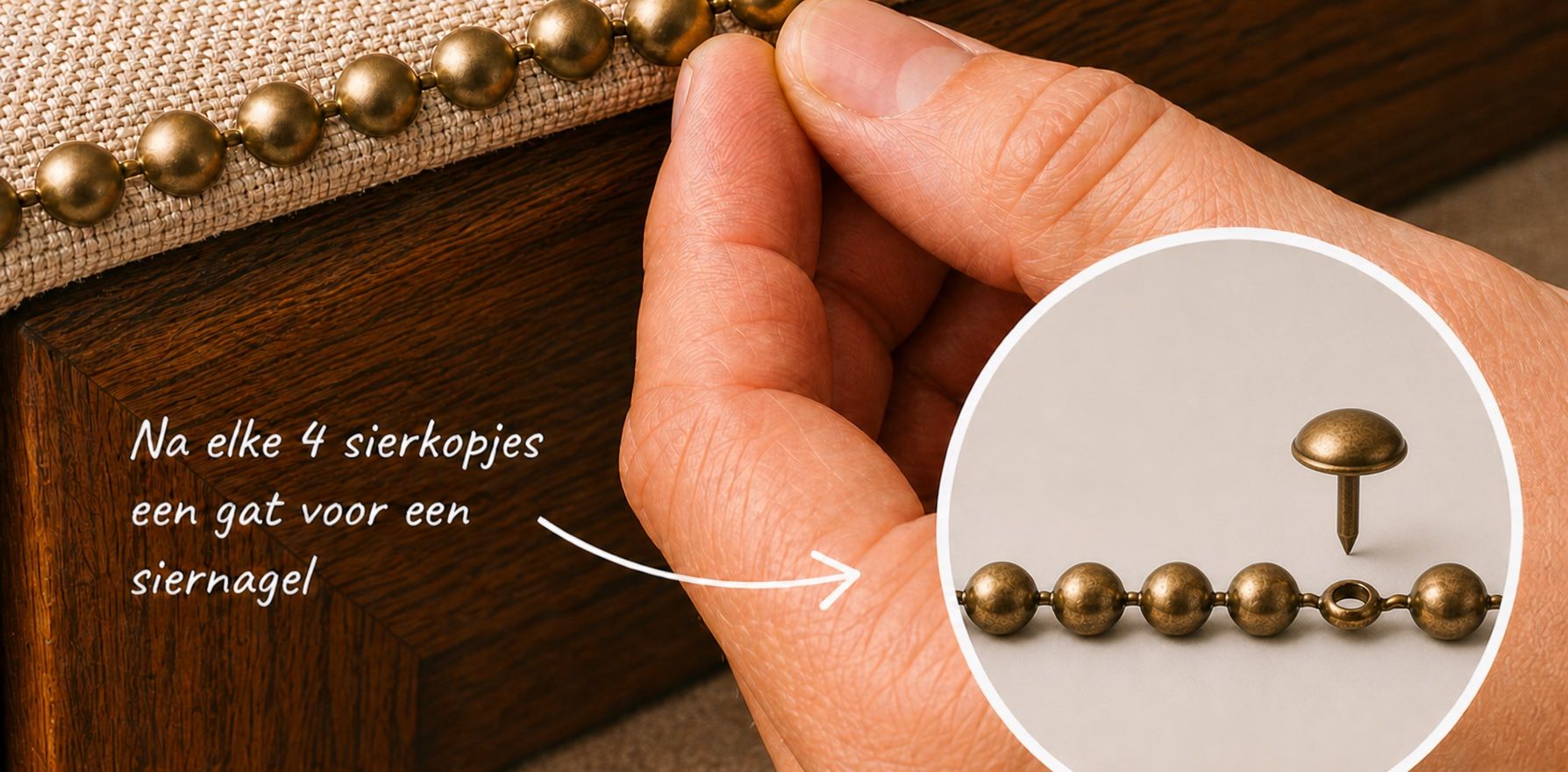 Siernagelstrip met opening na vier sierkopjes en bijpassende siernagel