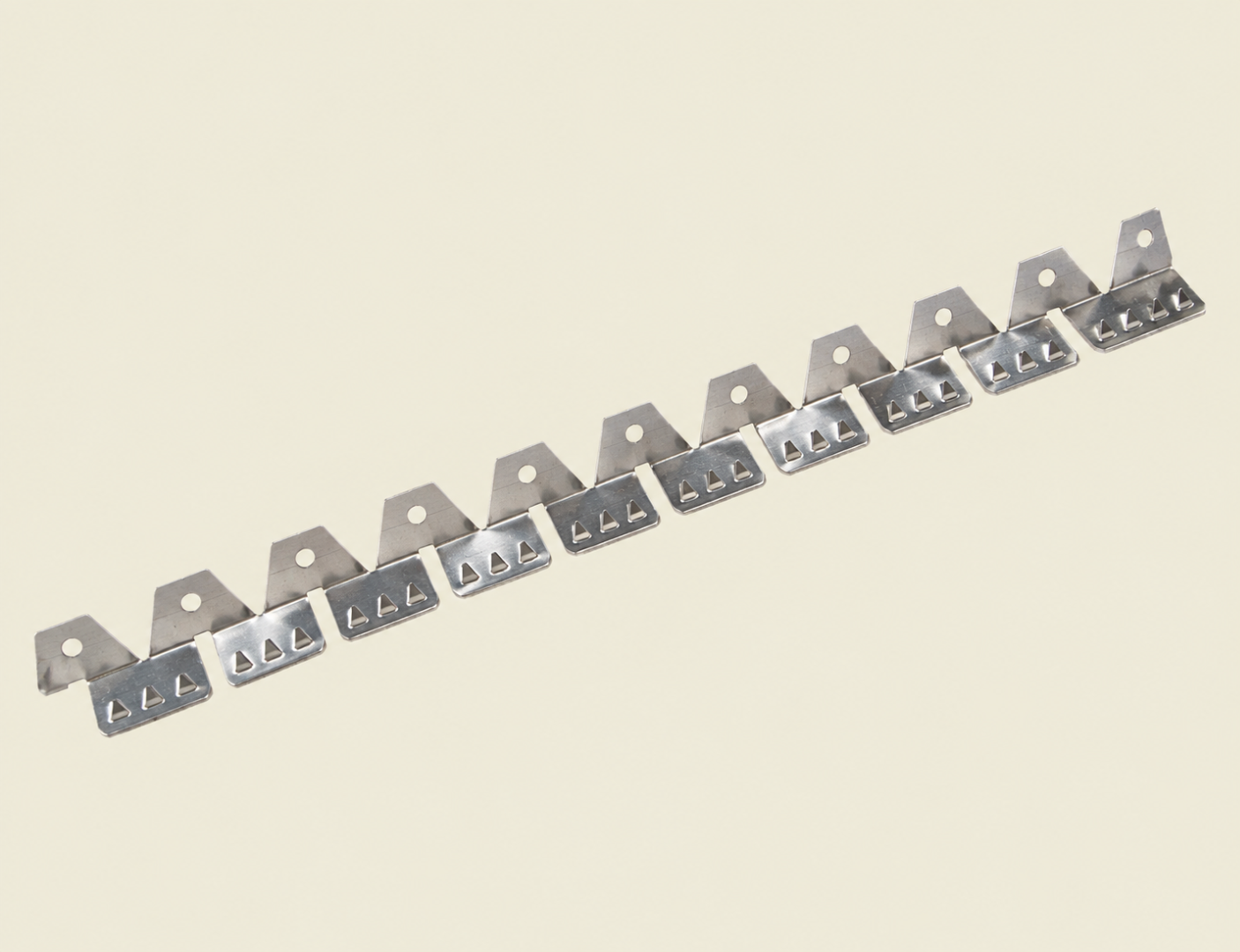 Puntstrip 3 of 4 tands voor meubelstoffering